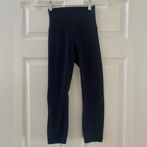 Lululemon Align high-rise crop 21”, black, size 2 - Picture 3 of 3